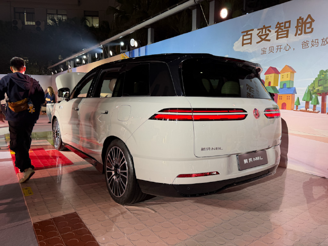 腾势N8L正式上市 售价为29.98-32.98万元