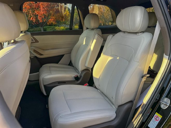 豪华大六座SUV新选 体验腾势N8L