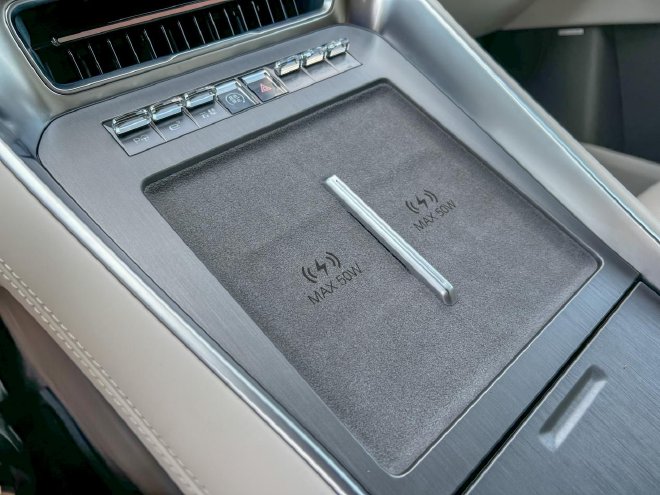 豪华大六座SUV新选 体验腾势N8L