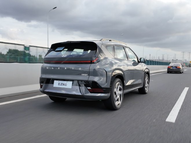 亲民售价带来越级体验 试驾北京现代EO羿欧