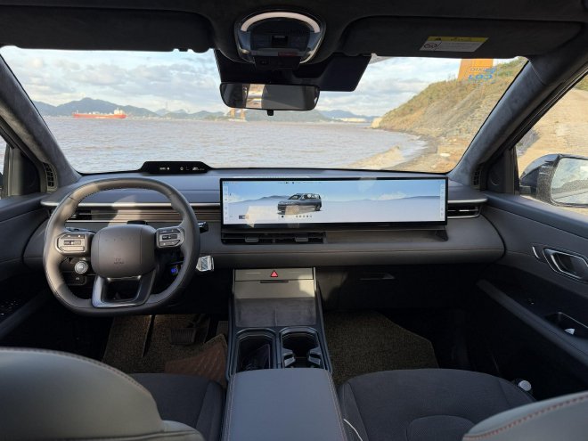 亲民售价带来越级体验 试驾北京现代EO羿欧