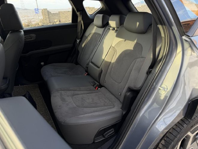 亲民售价带来越级体验 试驾北京现代EO羿欧