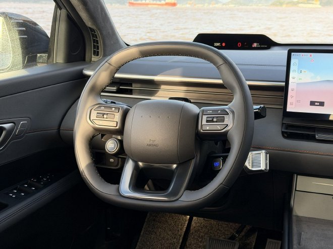 亲民售价带来越级体验 试驾北京现代EO羿欧