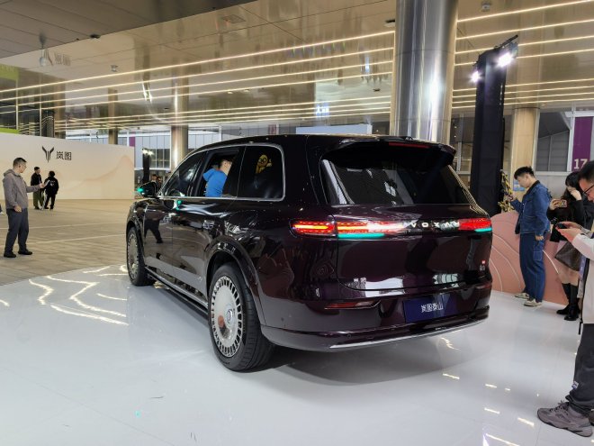 售价37.99-50.99万元 岚图泰山正式上市