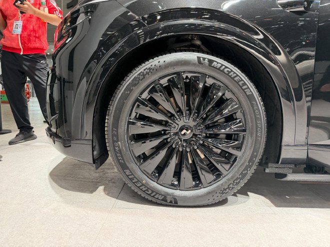 2025广州车展：乐道L60长隆版/L90黑骑士版亮相