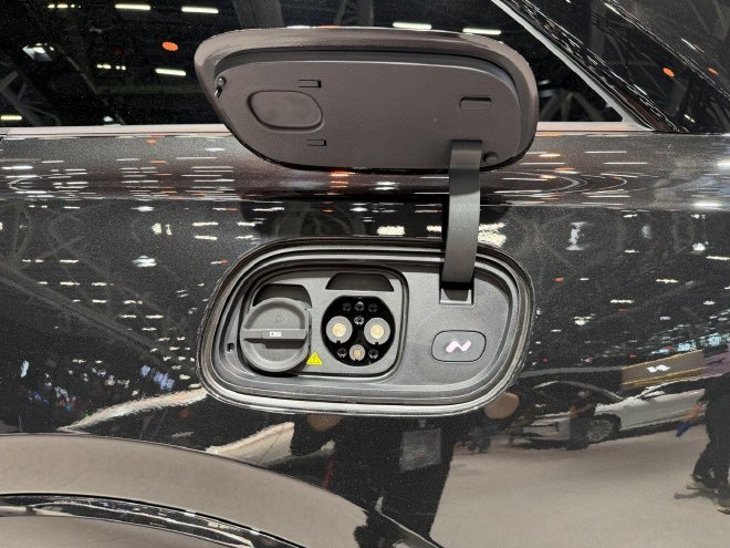 2025广州车展：乐道L60长隆版/L90黑骑士版亮相