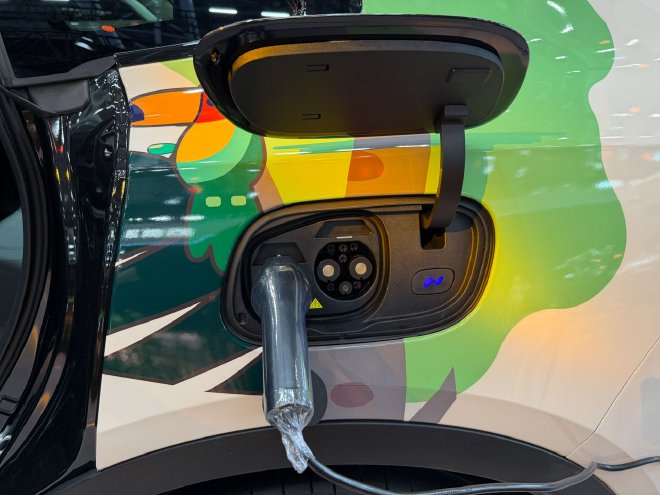 2025广州车展：乐道L60长隆版/L90黑骑士版亮相