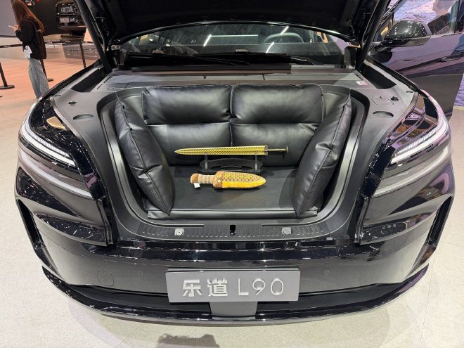 2025广州车展：乐道L60长隆版/L90黑骑士版亮相