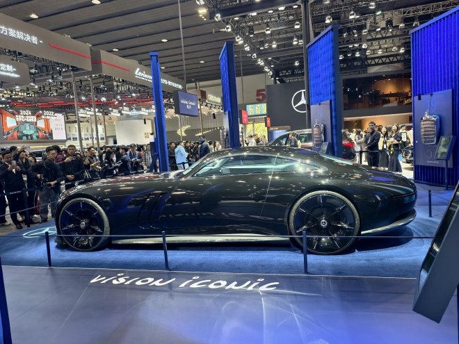 2025广州车展：奔驰Vision Iconic概念车亮相