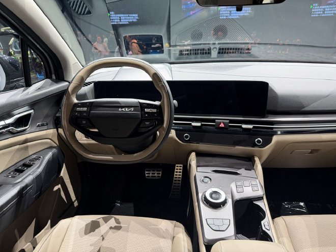 2025广州车展：实拍起亚新狮铂拓界/探享者