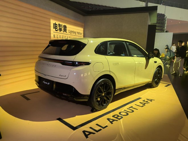 售价9.78-12.18万元 零跑Lafa5正式上市