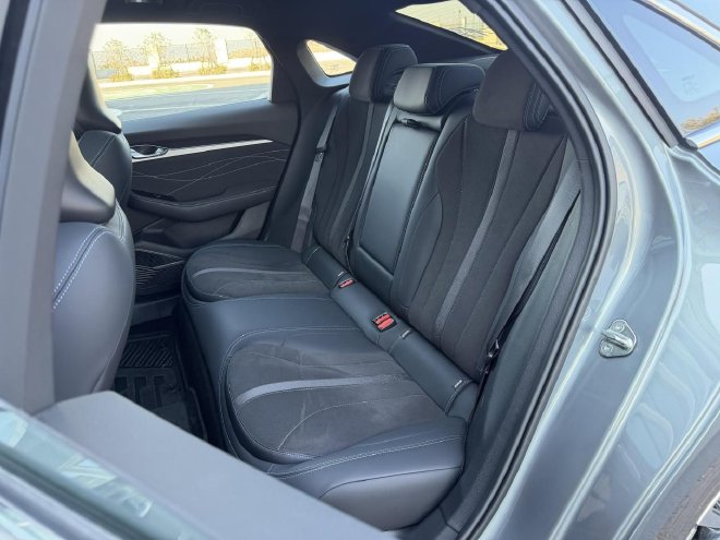 重新定义10万级家轿 2026款吉利星瑞东方曜试驾体验