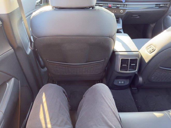 中期改款全面焕新 实拍起亚新狮铂拓界