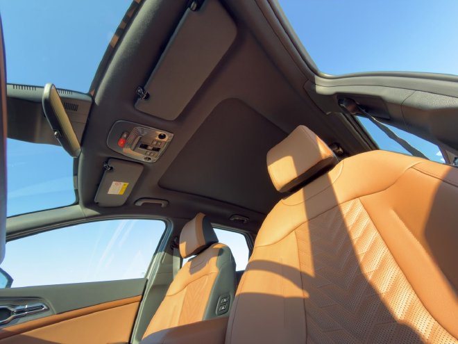 中期改款全面焕新 实拍起亚新狮铂拓界