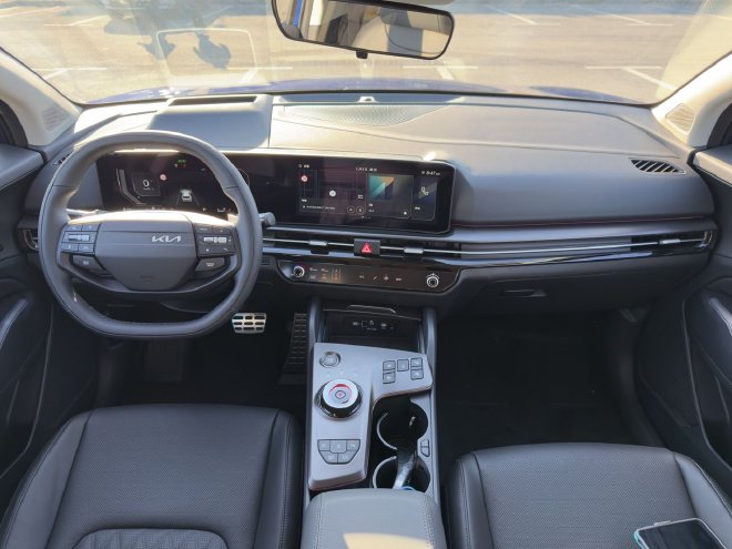 中期改款全面焕新 实拍起亚新狮铂拓界