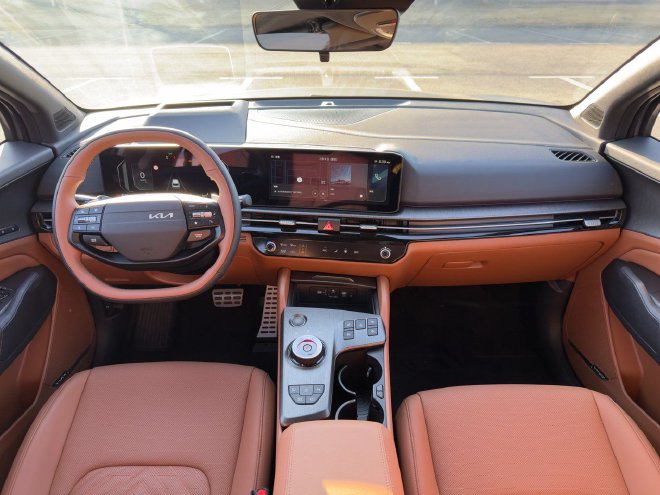 中期改款全面焕新 实拍起亚新狮铂拓界