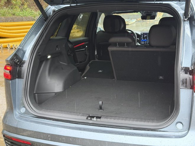 不玩虚的只拼体验 试驾星越L全新东方曜