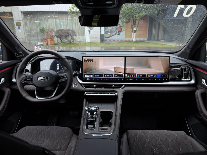 不玩虚的只拼体验 试驾星越L全新东方曜