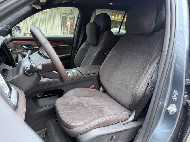 不玩虚的只拼体验 试驾星越L全新东方曜