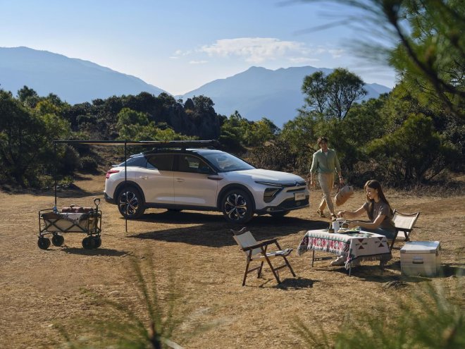 东风雪铁龙新款凡尔赛C5 X上市 售价11.37万起