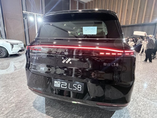 智己LS8预售价25.98万起 上市发布定档4月16日