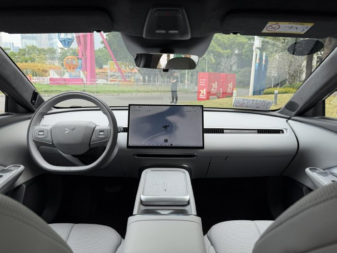 26款小鹏MONA M03上市 加量不加价11.98万起