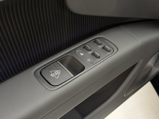 华为乾崑赋能 新阿维塔12上市/06T开启预售