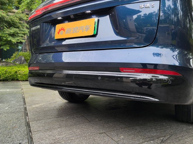 搭舱内激光雷达 试驾旗舰大六座SUV华境S