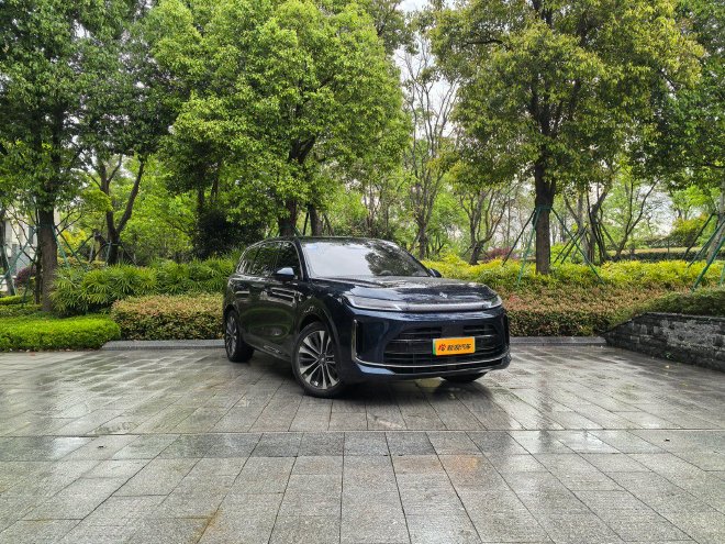 搭舱内激光雷达 试驾旗舰大六座SUV华境S