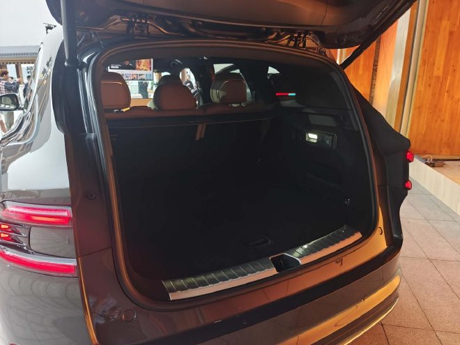 上市限时售价32.98万元起 极氪8X正式上市