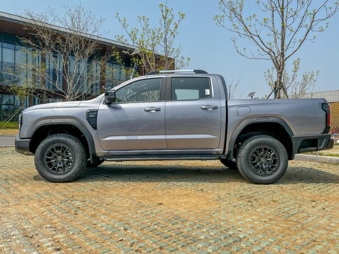 全球智能越野皮卡 出厂即战力 试驾奇瑞威麟R08 PRO