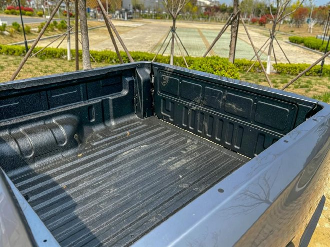 全球智能越野皮卡 出厂即战力 试驾奇瑞威麟R08 PRO