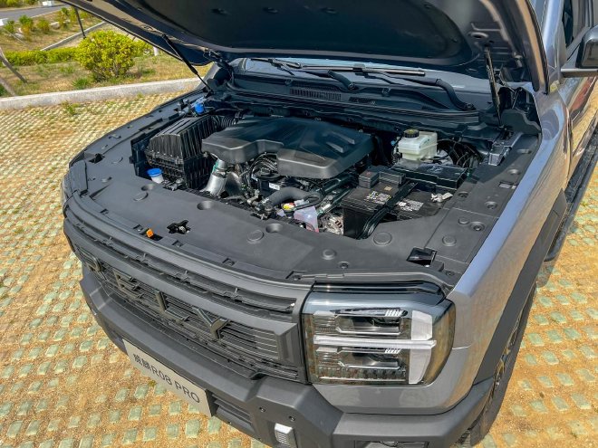 全球智能越野皮卡 出厂即战力 试驾奇瑞威麟R08 PRO