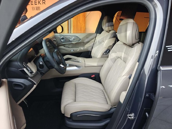 上市限时售价32.98万元起 极氪8X正式上市