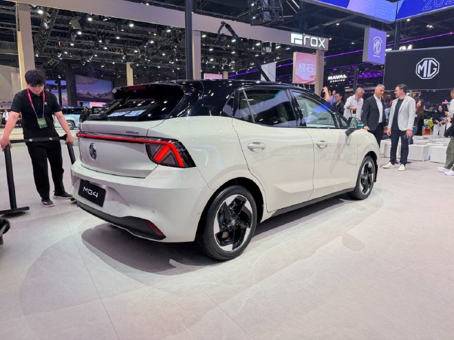 2026北京车展：2026款MG4上市 限时补贴售价6.58万起