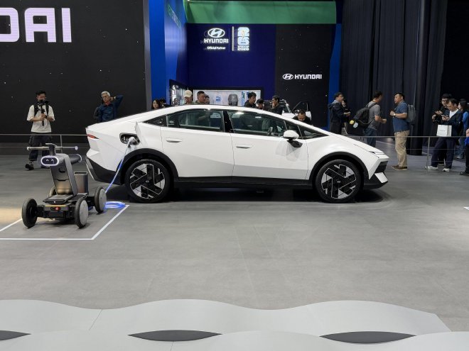 2026北京车展：北京现代艾尼氪首款量产车亮相