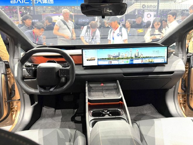 2026北京车展：北京现代艾尼氪首款量产车亮相