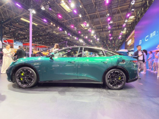 2026北京车展：北汽极狐全新阿尔法S5亮相