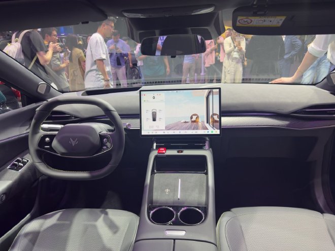 2026北京车展：北汽极狐全新阿尔法S5亮相