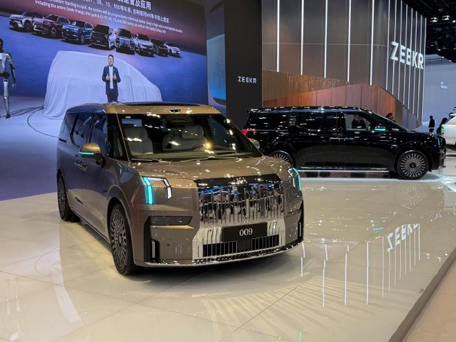 2026北京车展：焕新极氪009开启预售