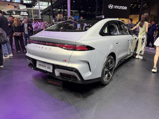 2026北京车展：极狐S3开启预售6.48万起