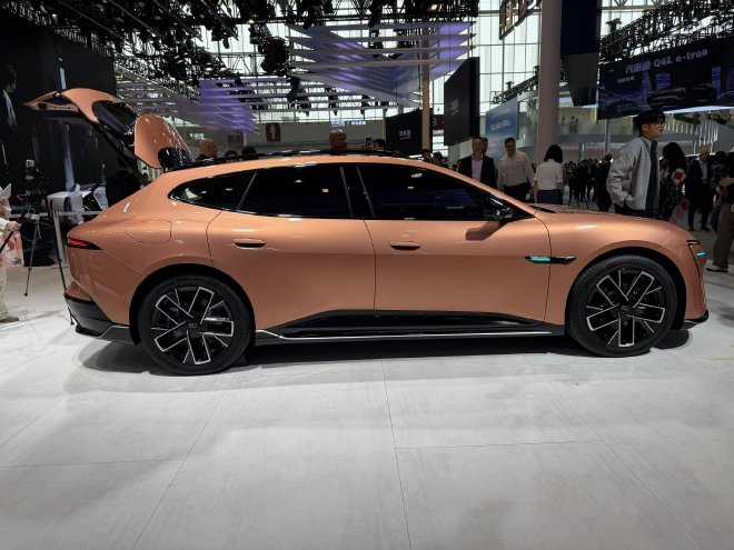 2026北京车展：阿维塔06T正式亮相