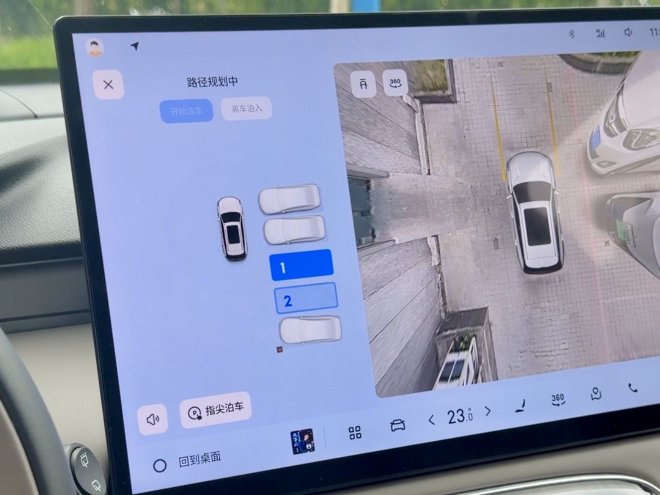 智驾系统全面升级 试驾博越L小蓝灯版
