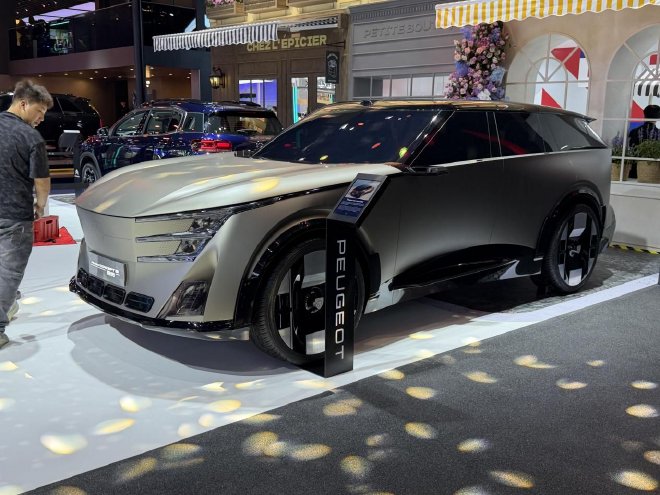 2026成都车展：标致Concept 8琉明概念车亮相