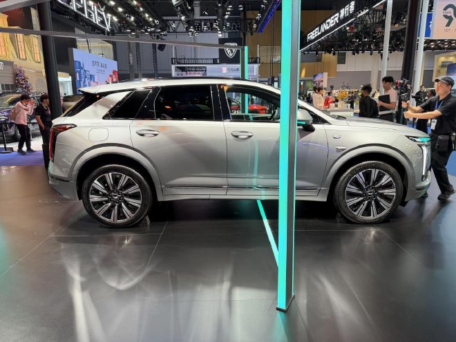 2026成都车展：凯迪拉克XT5 PHEV亮相
