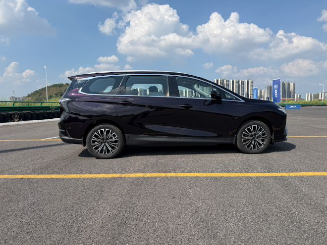 东风风行星海V6正式上市 权益价9.99-11.99万元