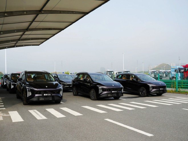试驾星海V6：六座、510km 还有华为乾崑智驾