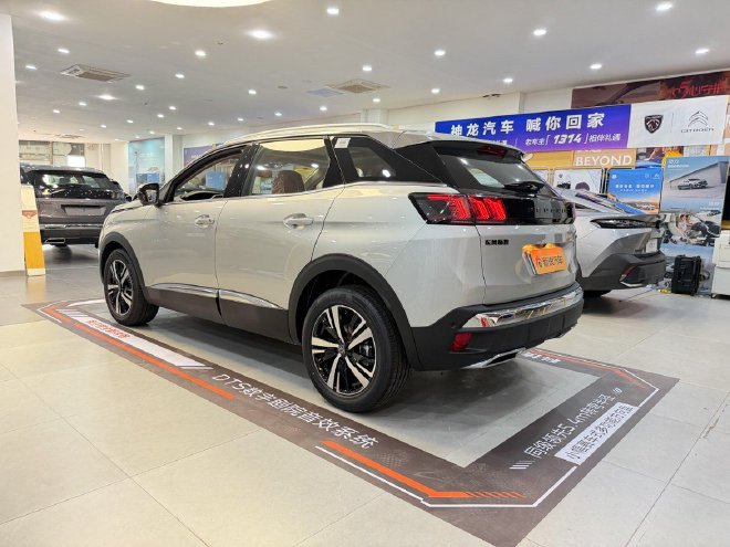 法系三车同步焕新 2027款5008凭“5+2”空间抢镜