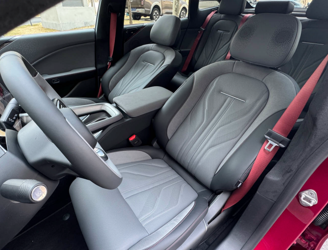 焕新极氪007深度解析：20万级纯电标杆的全维进化 同级对比见真章