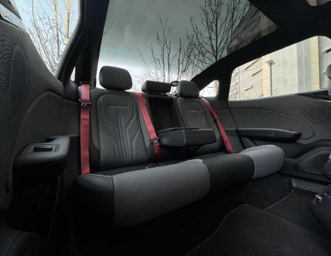 焕新极氪007深度解析：20万级纯电标杆的全维进化 同级对比见真章